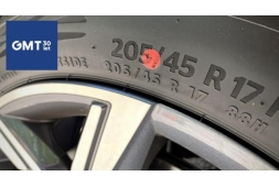 Kaj označujejo barvne pike na pnevmatiki?